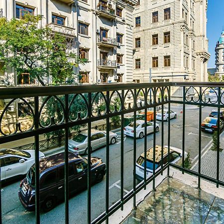 Azneft Square Deluxe Apartment Baku Exterior photo