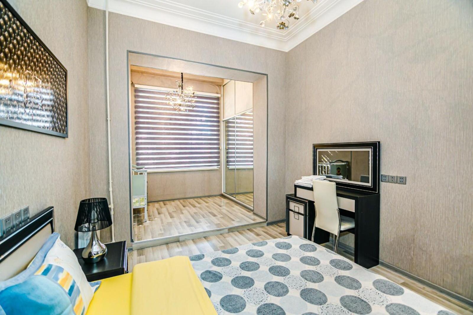 Azneft Square Deluxe Apartment Baku Exterior photo