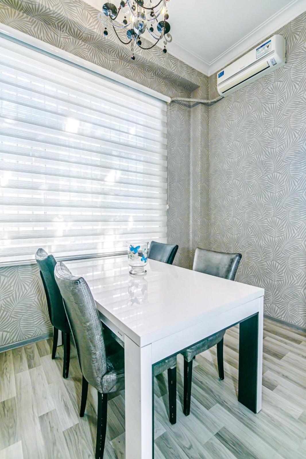 Azneft Square Deluxe Apartment Baku Exterior photo
