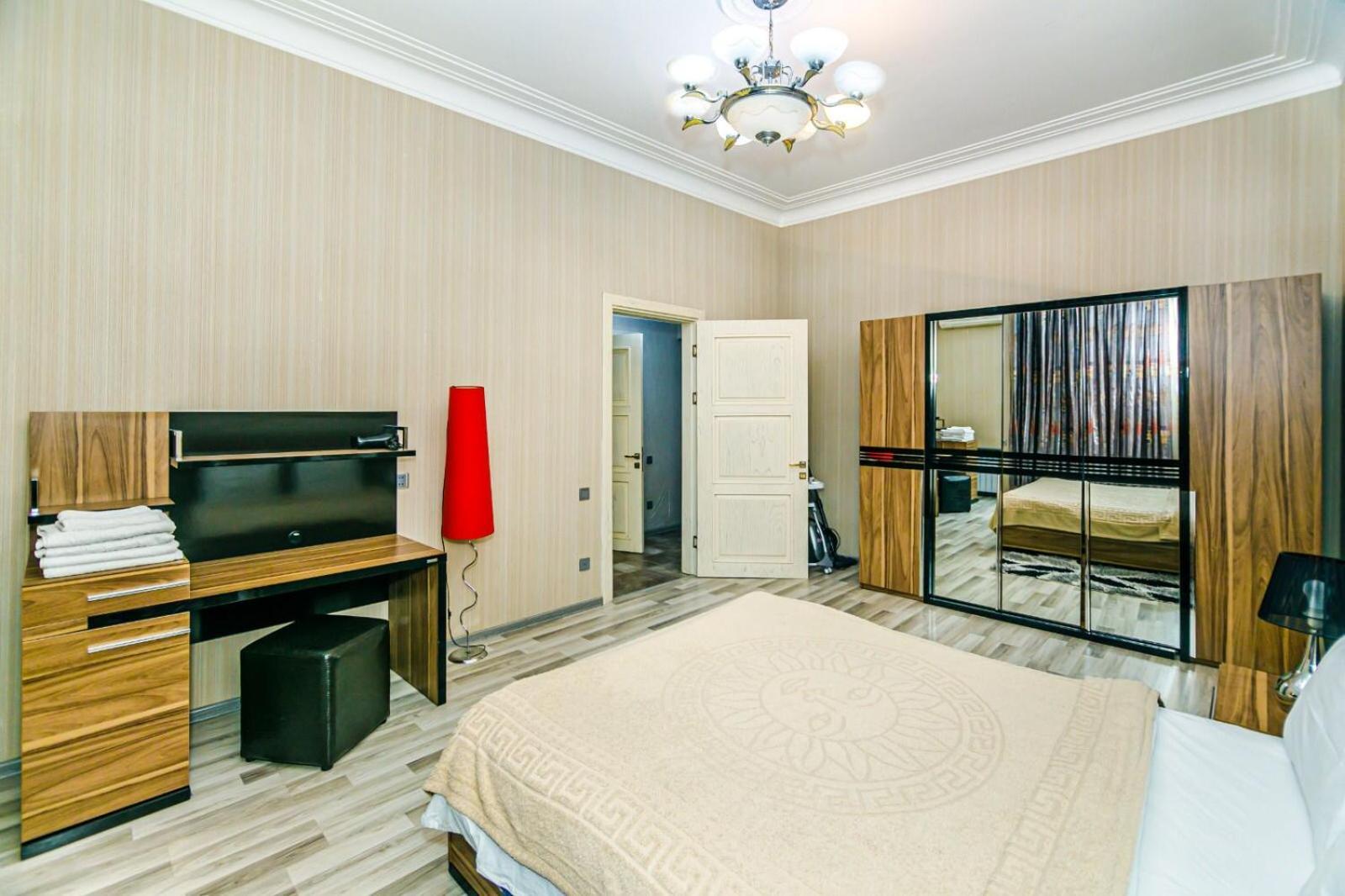 Azneft Square Deluxe Apartment Baku Exterior photo