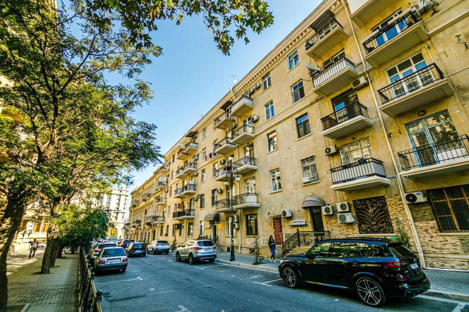 Azneft Square Deluxe Apartment Baku Exterior photo
