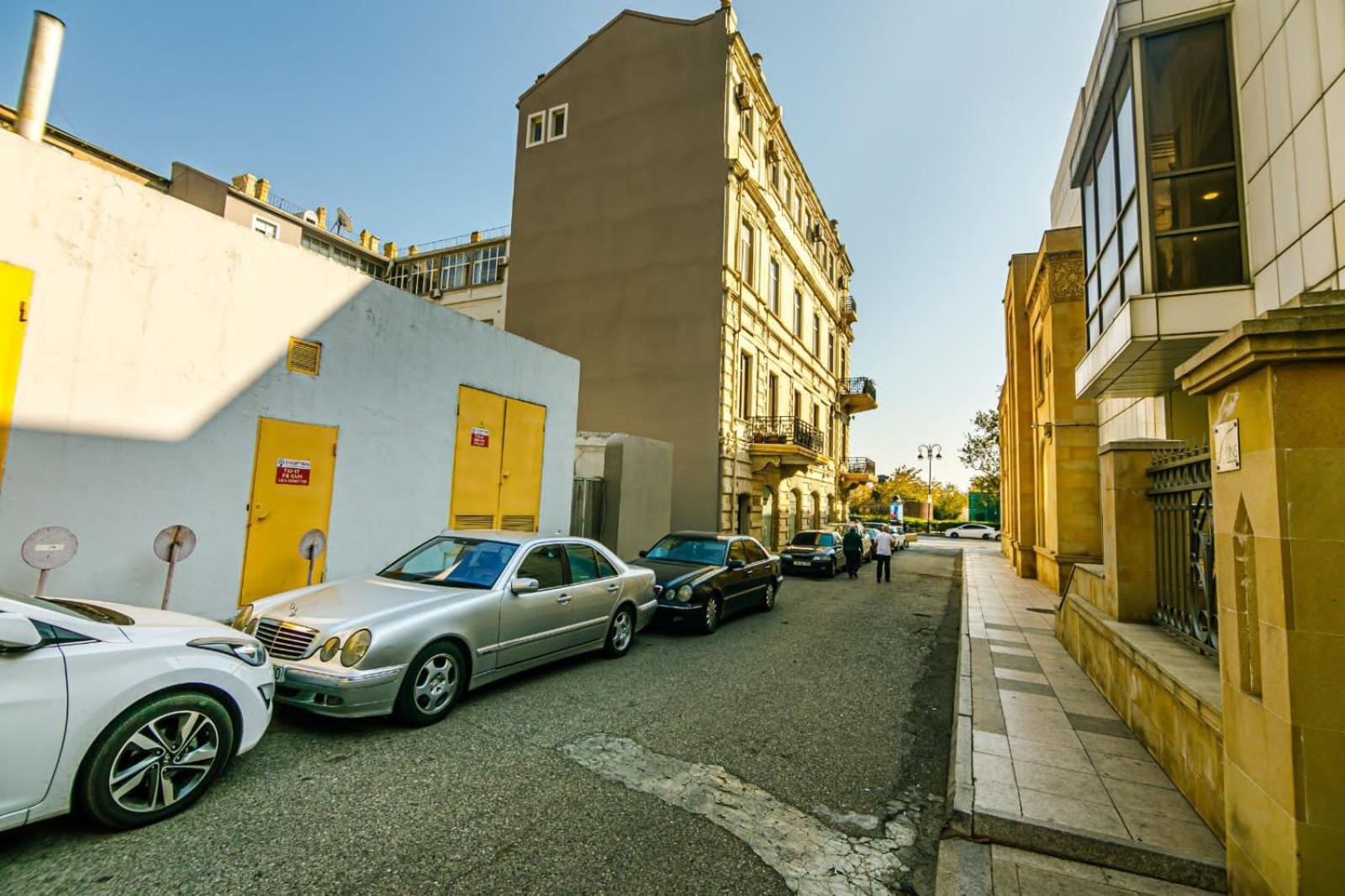 Azneft Square Deluxe Apartment Baku Exterior photo